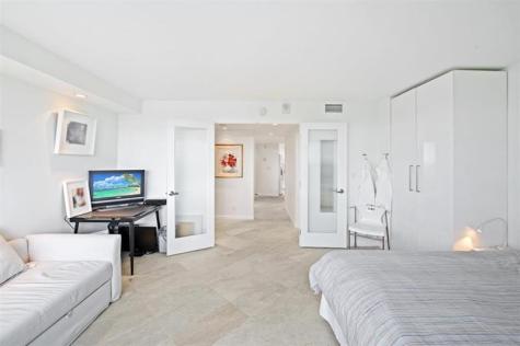 3000 Holiday Drive Fort Lauderdale FL 33316