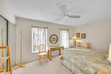 724 Nantucket Circle Lake Worth FL 33467