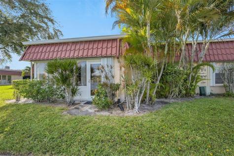 724 Nantucket Circle Lake Worth FL 33467