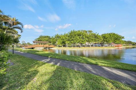 724 Nantucket Circle Lake Worth FL 33467