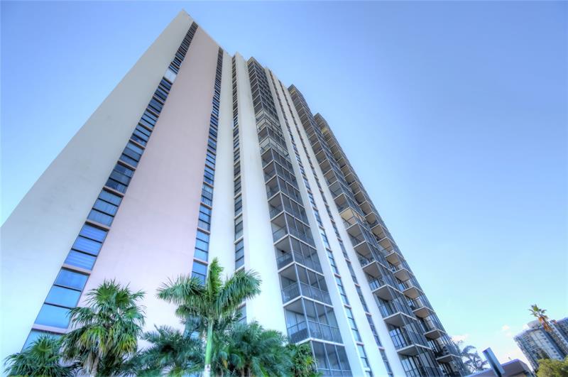 20301 W Country Club Drive Aventura FL 33180