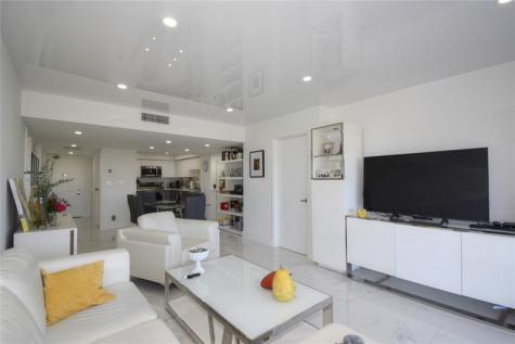 20301 W Country Club Drive Aventura FL 33180