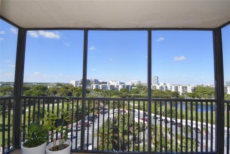 20301 W Country Club Drive Aventura FL 33180