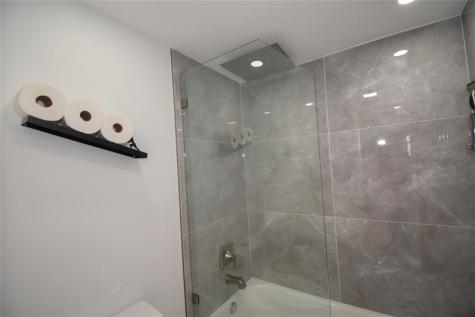 20301 W Country Club Drive Aventura FL 33180