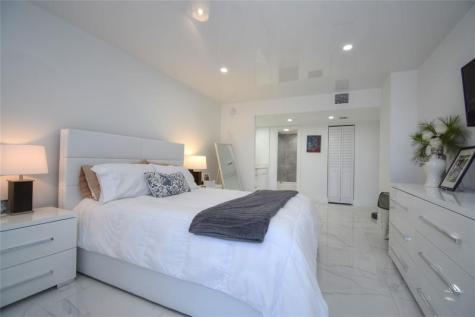 20301 W Country Club Drive Aventura FL 33180