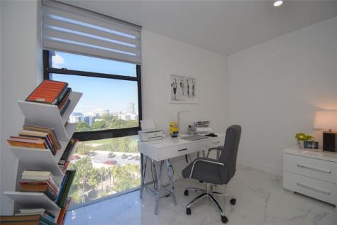 20301 W Country Club Drive Aventura FL 33180