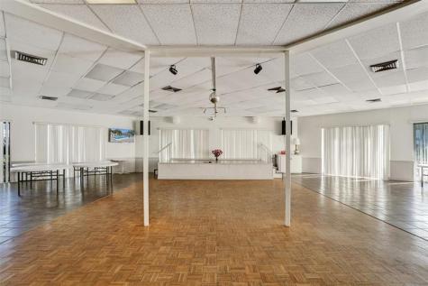 2990 NW 46th Avenue Lauderdale Lakes FL 33313