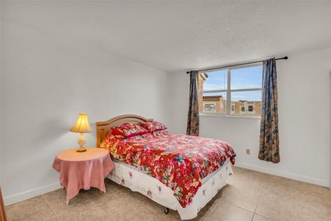 2840 Somerset Drive Lauderdale Lakes FL 33311
