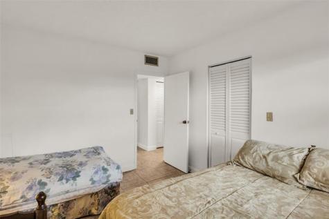 2840 Somerset Drive Lauderdale Lakes FL 33311