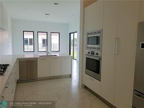 5939 Brookfield Circle West Hollywood FL 33312