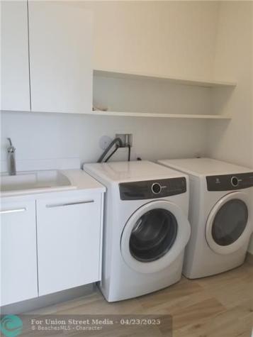 5939 Brookfield Circle West Hollywood FL 33312