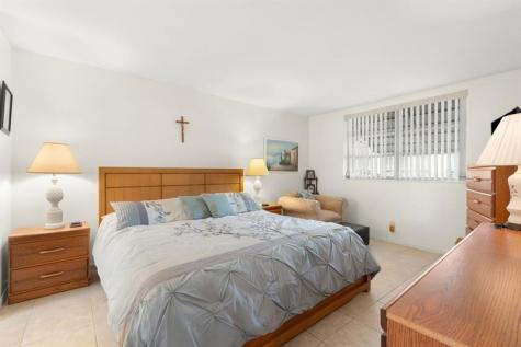 2881 NW 47th Terrace Lauderdale Lakes FL 33313