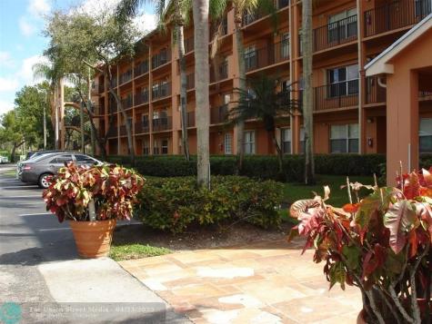 571 SW 142 Avenue Pembroke Pines FL 33027