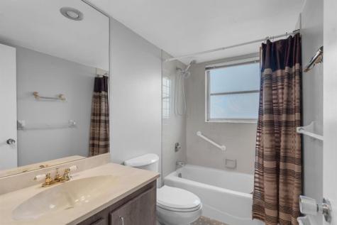 4020 W Palm Aire Drive Pompano Beach FL 33069