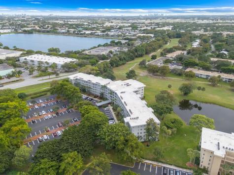 4020 W Palm Aire Drive Pompano Beach FL 33069