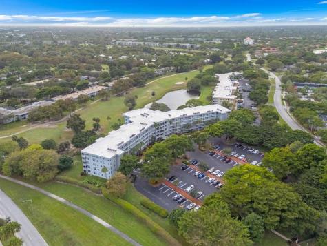 4020 W Palm Aire Drive Pompano Beach FL 33069