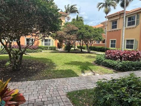 2319 Clipper Place Dania Beach FL 33312