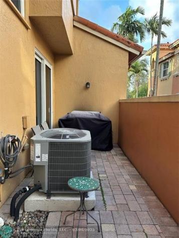 2319 Clipper Place Dania Beach FL 33312