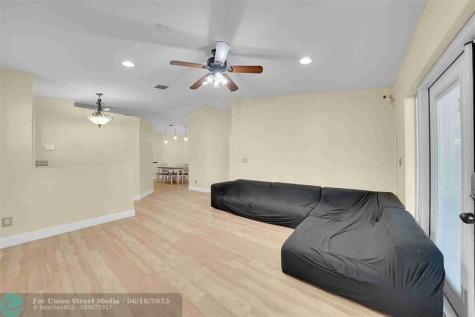 5640 NW 120th Terrace Coral Springs FL 33076