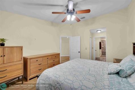 5640 NW 120th Terrace Coral Springs FL 33076