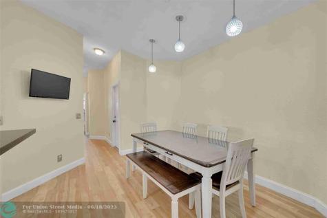 5640 NW 120th Terrace Coral Springs FL 33076