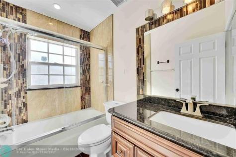 5640 NW 120th Terrace Coral Springs FL 33076