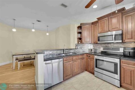 5640 NW 120th Terrace Coral Springs FL 33076