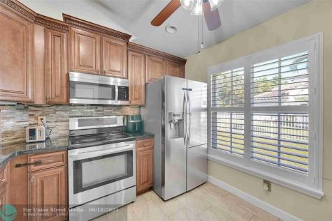 5640 NW 120th Terrace Coral Springs FL 33076