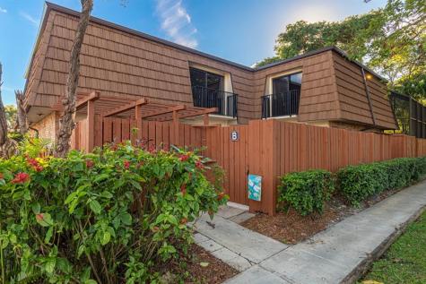9101 SW 19th Place Davie FL 33324