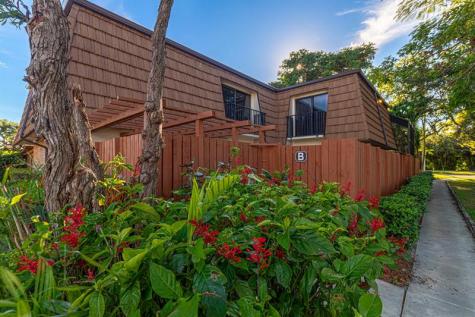 9101 SW 19th Place Davie FL 33324