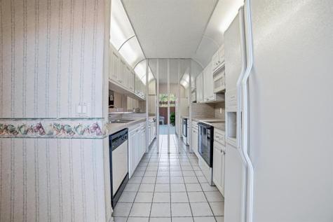 9101 SW 19th Place Davie FL 33324