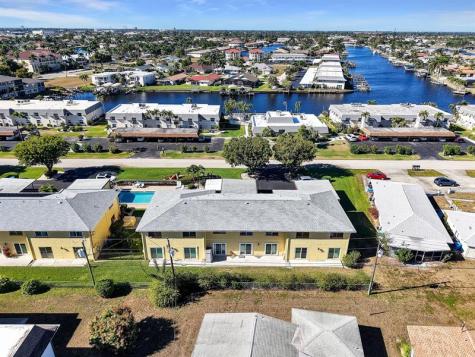 4021 SE 19th Avenue Cape Coral FL 33904