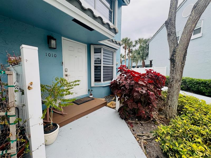 1010 E Jeffery Street Boca Raton FL 33487