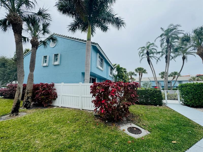 1010 E Jeffery Street Boca Raton FL 33487