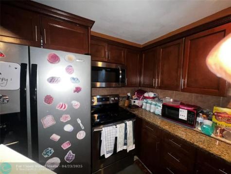 2009 Champions Way North Lauderdale FL 33068