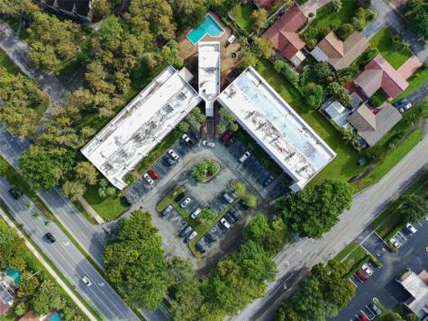 8725 Shadow Wood Boulevard Coral Springs FL 33071