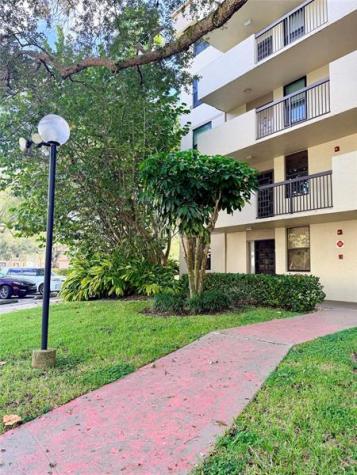 2907 Carambola Circle S Coconut Creek FL 33066