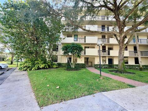 2907 Carambola Circle S Coconut Creek FL 33066