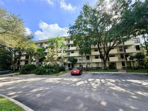 2907 Carambola Circle S Coconut Creek FL 33066