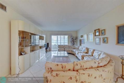 2101 Lucaya Bend Coconut Creek FL 33066