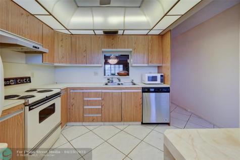 2101 Lucaya Bend Coconut Creek FL 33066