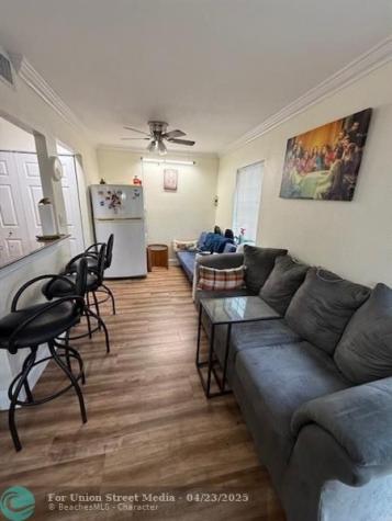 8040 SW 17 Place Davie FL 33324