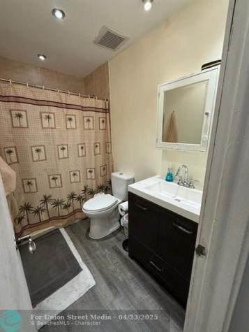 8040 SW 17 Place Davie FL 33324