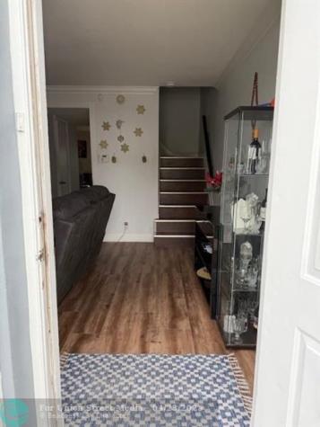 8040 SW 17 Place Davie FL 33324