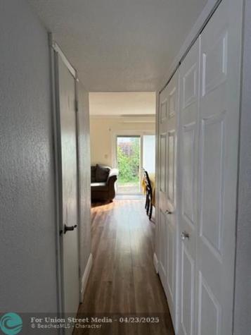 8040 SW 17 Place Davie FL 33324