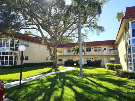 17 Vista Palm Lane Vero Beach FL 32962
