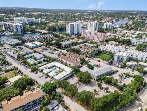 3240 NE 13 Street Pompano Beach FL 33062