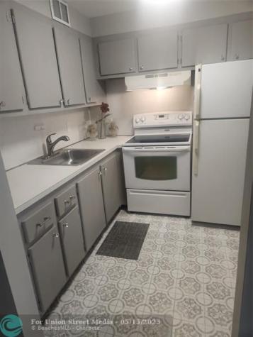 194 Newport L Deerfield Beach FL 33442