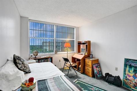 1100 Saint Charles Place Pembroke Pines FL 33026