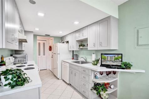 1100 Saint Charles Place Pembroke Pines FL 33026